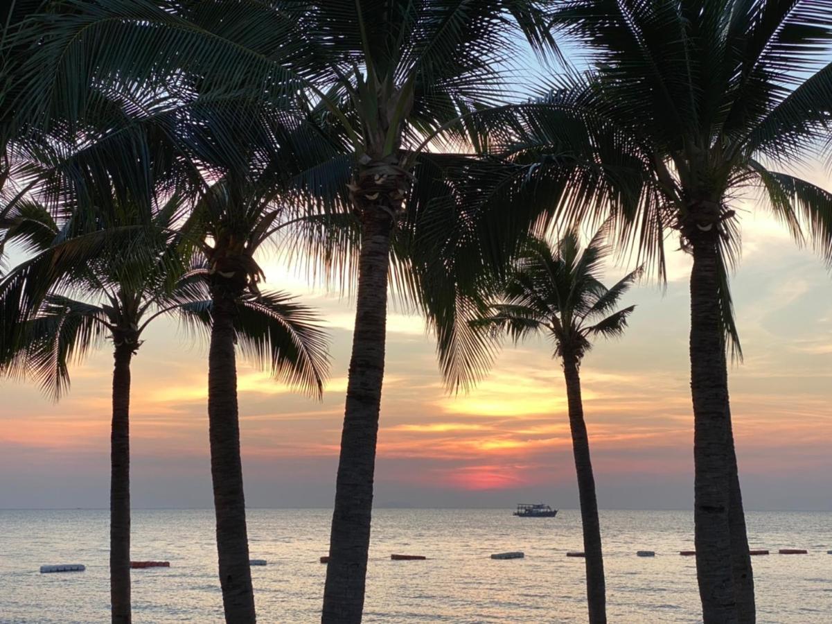 Luxurious Apartment On Jomtien Beach Road Bagian luar foto